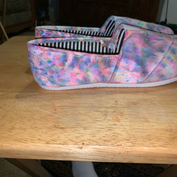 Watercolor hand painted shoes size 9 - Picture 3 of 3